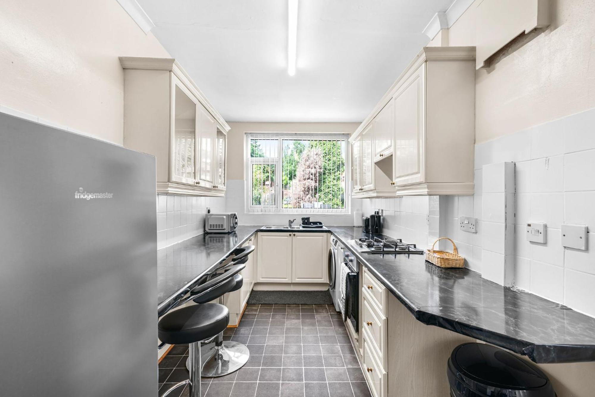 שפילד Hilltop Place Suites Near Meadowhall מראה חיצוני תמונה